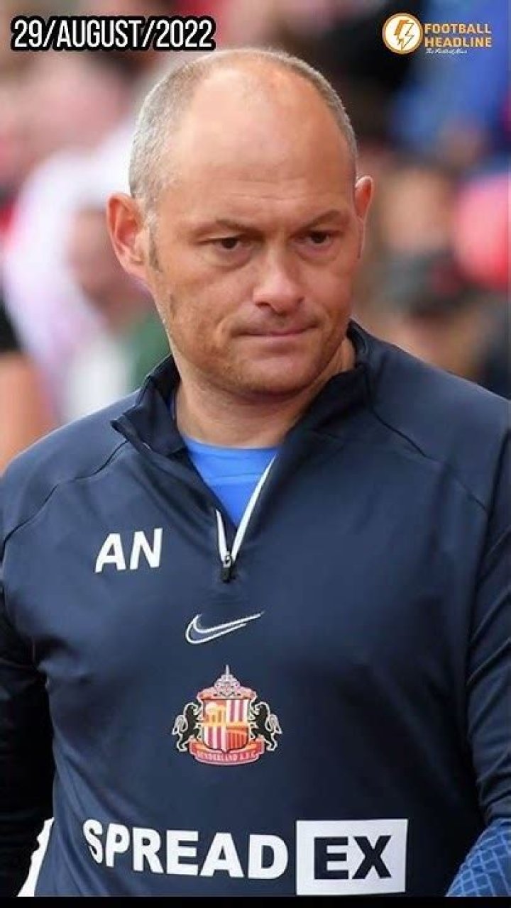 
Alex Neil leaves Sunderland to become Stoke manager 