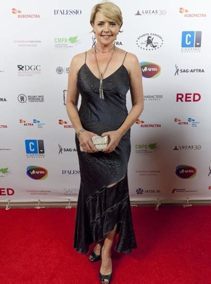 
Amanda Tapping Height, Weight, Net Worth, Age, Birthday, Wikipedia, Who, Nationality, Biography 