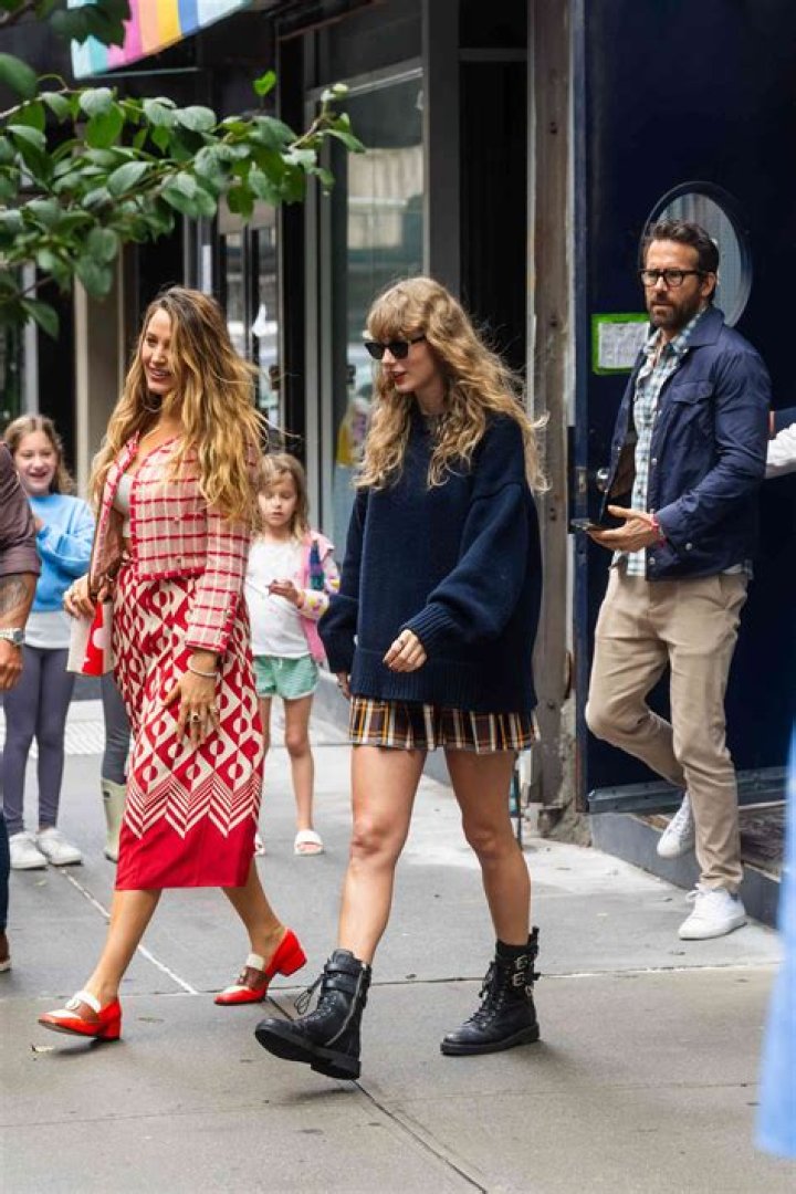 
Blake Lively Shares Baby Bump Pics With Ryan Reynolds, Taylor Swift & More in Stance Against Paparazzi 