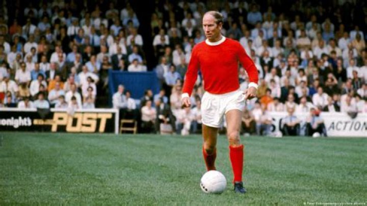 
Bobby Charlton Height, Weight, Net Worth, Age, Birthday, Wikipedia, Who, Nationality, Biography 