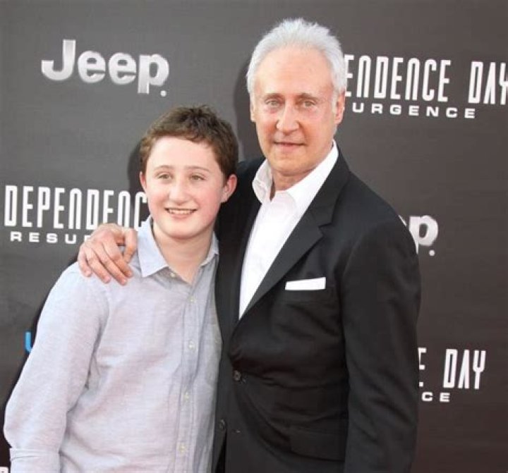 Brent Spiner is not Married to Wife: Dating a Girlfriend Loree McBride.