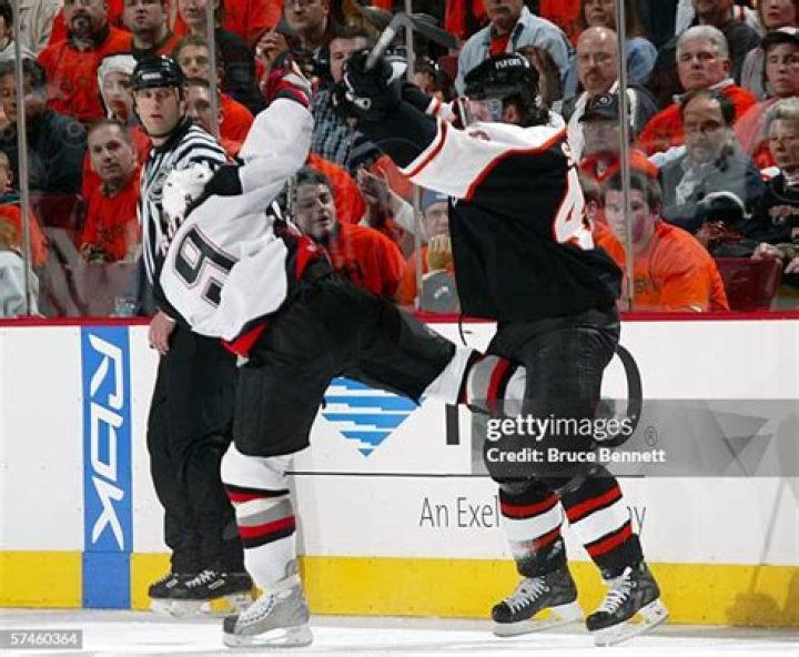 
Brian Savage And Wife Debbie Savage Uplifts Two Hockey Stars 