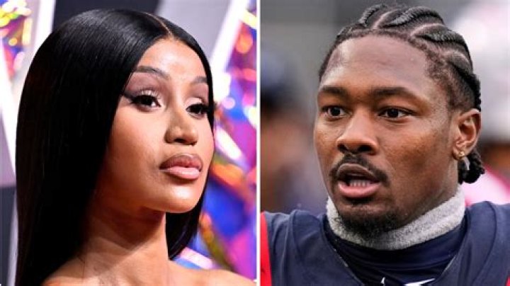 
Cardi B Appears to Get a Face Tattoo 