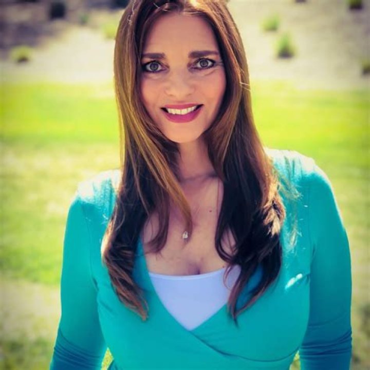 Courtney Ford Height, Age, Boyfriend, Biography, Wiki, Net Worth