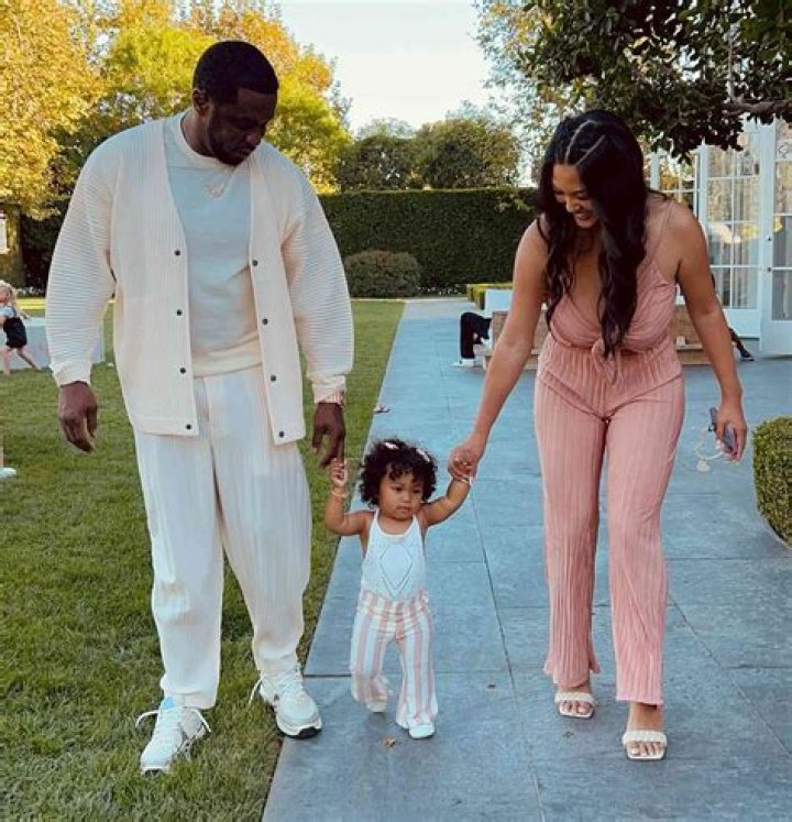 
Davido‘s 4th Baby Mama: I have had enough” – Larissa London Rants 