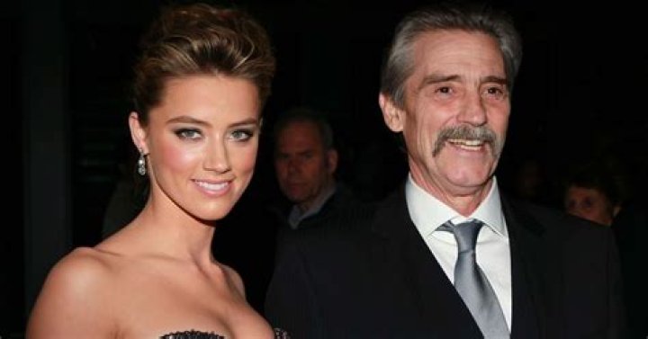 
Dog fighting scandal involving Amber Heard’s father: explanation 