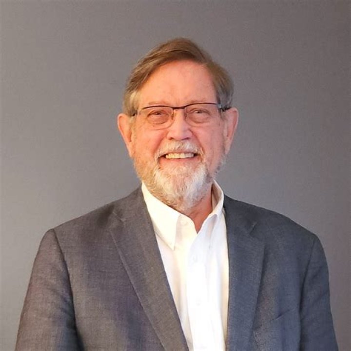 Dr. Lindley Dodson Height, Weight, Net Worth, Age, Birthday, Wikipedia, Who, Instagram, Biography