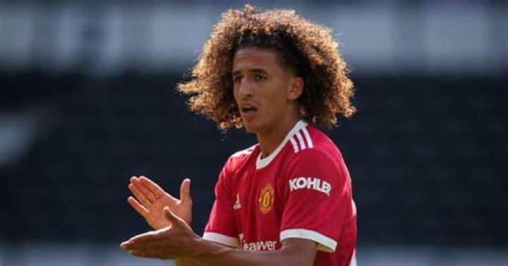 Hannibal Mejbri Height, Weight, Net Worth, Age, Birthday, Wikipedia, Who, Nationality, Biography