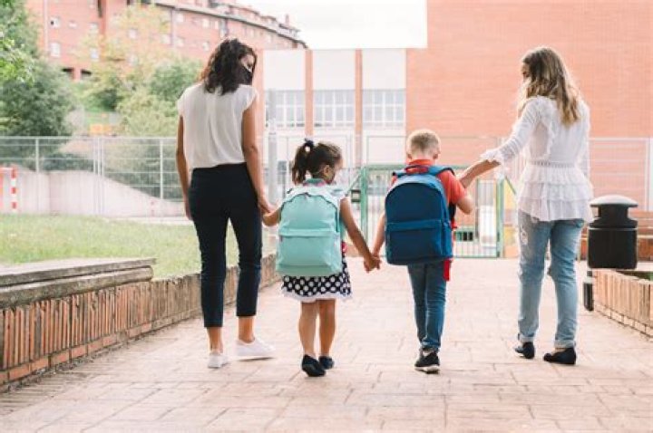 Holly Willoughby Dropped Out of ‘This Morning’ Because She’s Taking the Kids to School