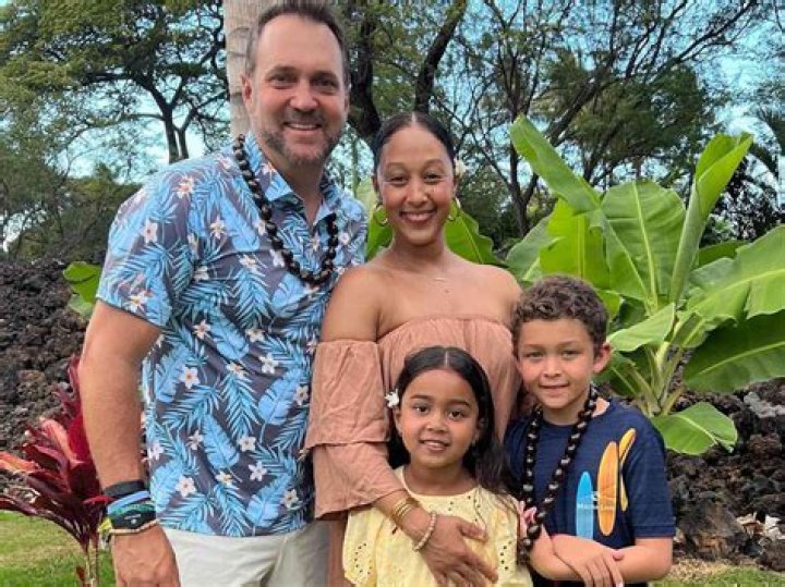 
How Old Is Honey Noble? Meet Mark Noble Daughter And Family – Her Age Instagram & Family 