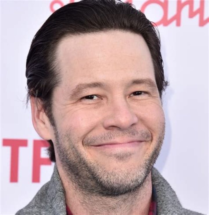 Ike Barinholtz Height, Weight, Net Worth, Age, Birthday, Wikipedia, Who, Nationality, Biography