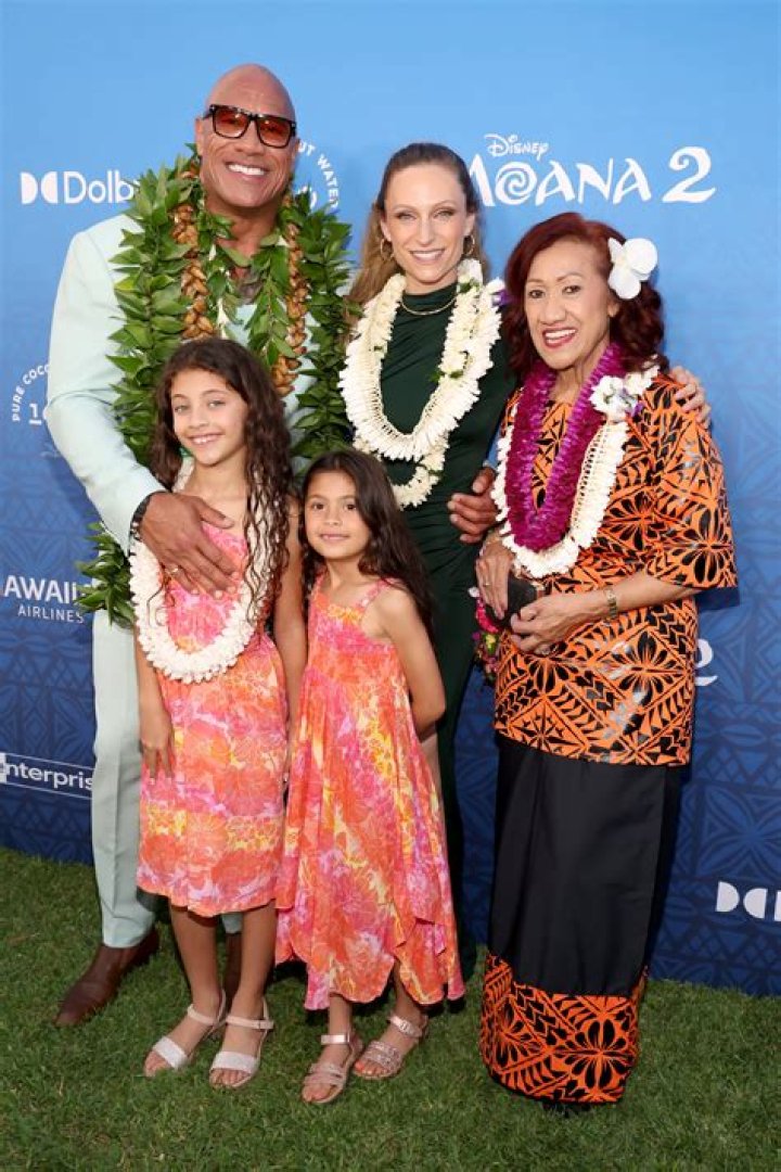
Interesting Details About Dwayne Johnson’s Parents and Family Life 
