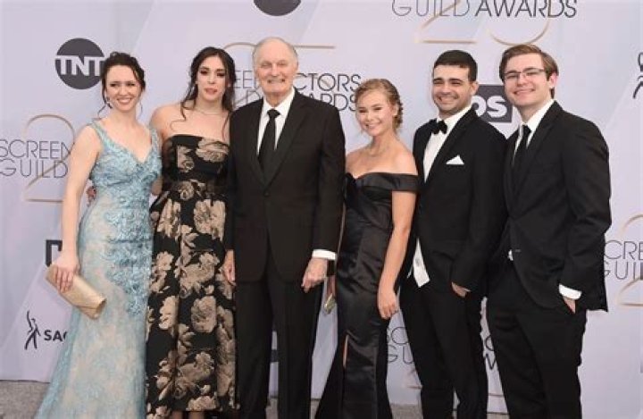 
Is Alan Alda Still Alive? Know Alan Aldas Age, Wife, Net Worth, And Children 
