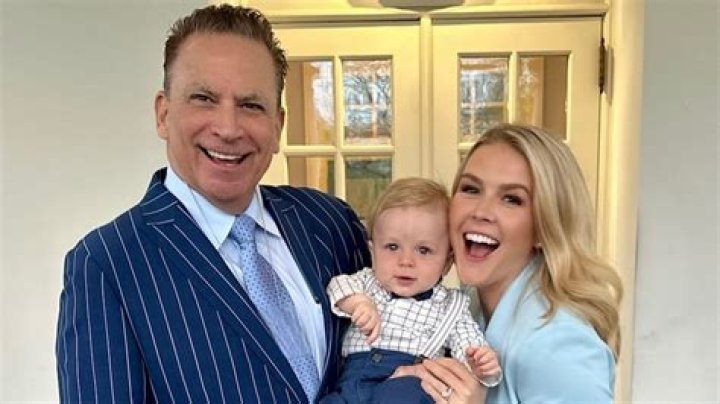 
Is Amanda Lang Married? Her Bio, Age, Husband, Children and Net worth 