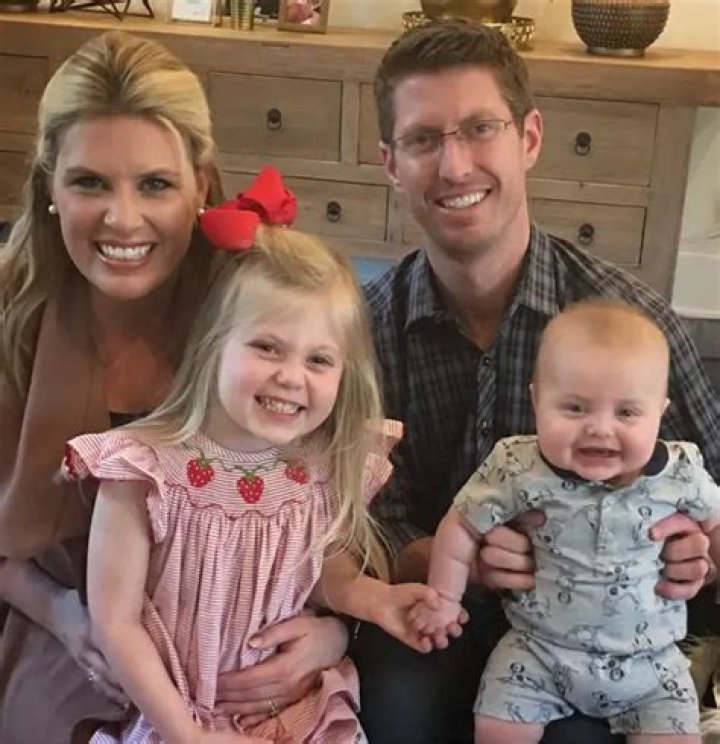 Is Lauren Przybyl Pregnant With Third Child In 2022? Fox 4 News Anchor’s Husband & Children Details