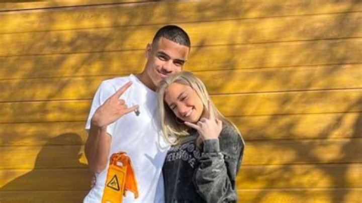 
Is Mason Greenwood Arrested And In Prison For Abuse On Girlfriend Harriet Robson? Her IG Pictures Revealed 