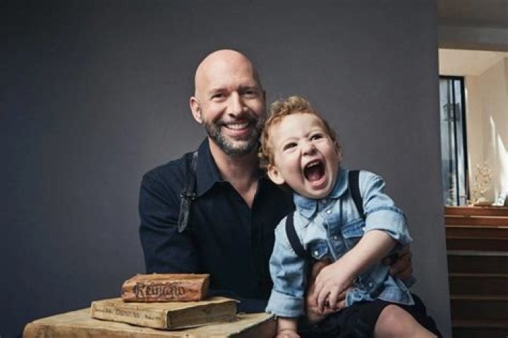 Is Neil Strauss Married to a Wife? Or Dating a Girlfriend? Past Relationships.
