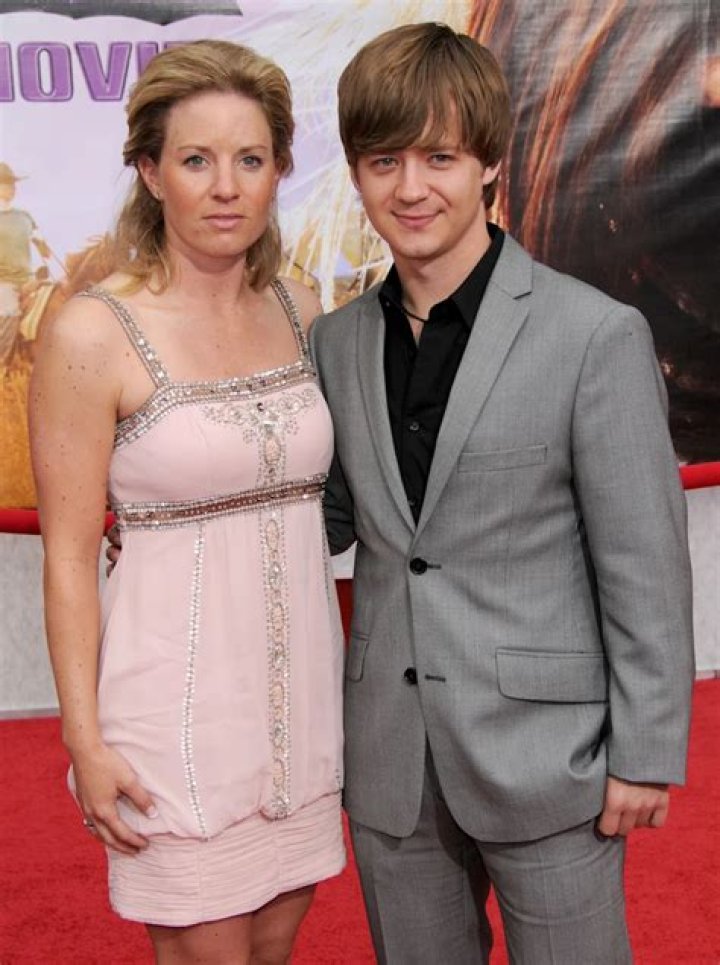 
Jason Earles’s ex-wife Jennifer Earles Wiki Bio, age, height, net worth, kids 
