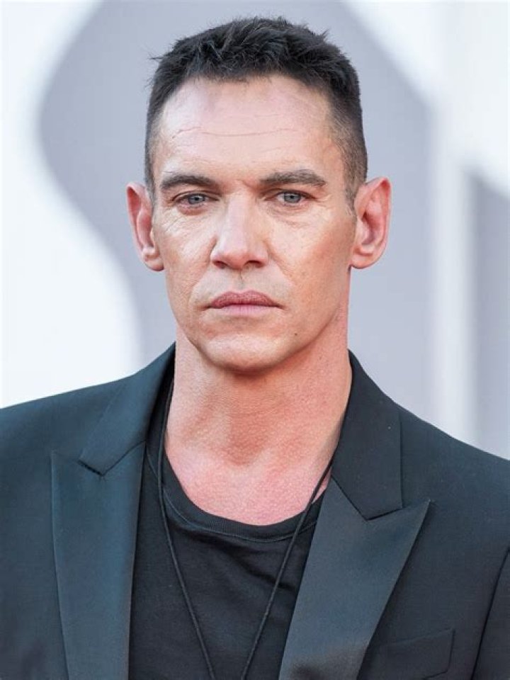Jonathan Rhys Meyers Height, Weight, Net Worth, Age, Birthday, Wikipedia, Who, Nationality, Biography