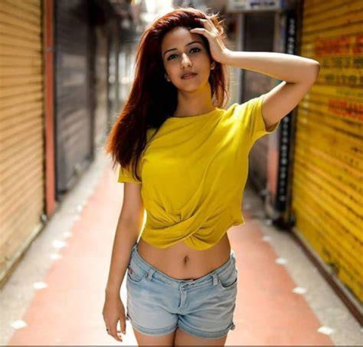 
Kavita – Thecrimsonheat 