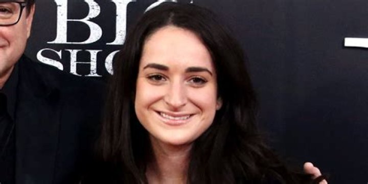 Lara Melanie Saget Height, Weight, Net Worth, Age, Birthday, Wikipedia, Who, Nationality, Biography