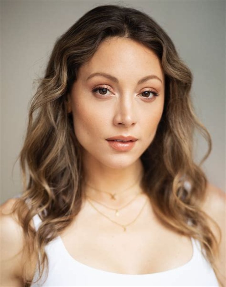  Leah Gibson