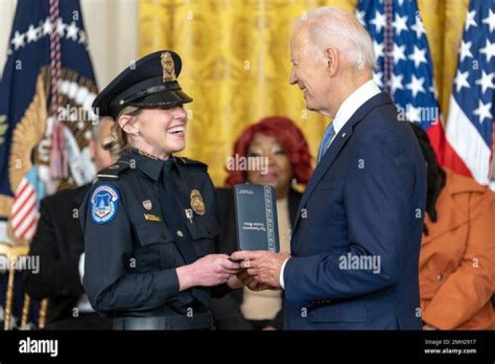 
Officer Carolyn Edwards Testifies On Capitol Attack, Here Is What She Had To Say 
