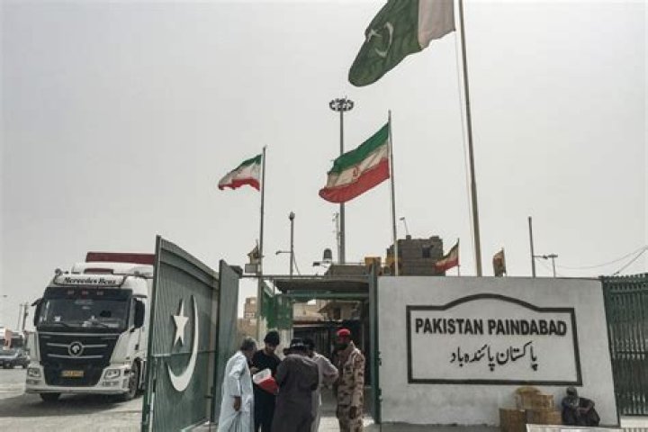 
Pakistan-Iran border market to open in Oct: Minister 