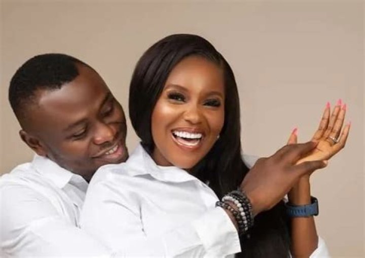 
Popular Yoruba Actress, Biola Adebayo Shares Loved Up Photos With Actor, Odunlade Adekola. 