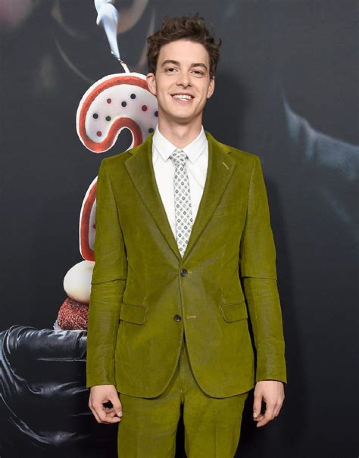 Ryan Broussard Height, Weight, Net Worth, Age, Birthday, Wikipedia, Who, Nationality, Biography