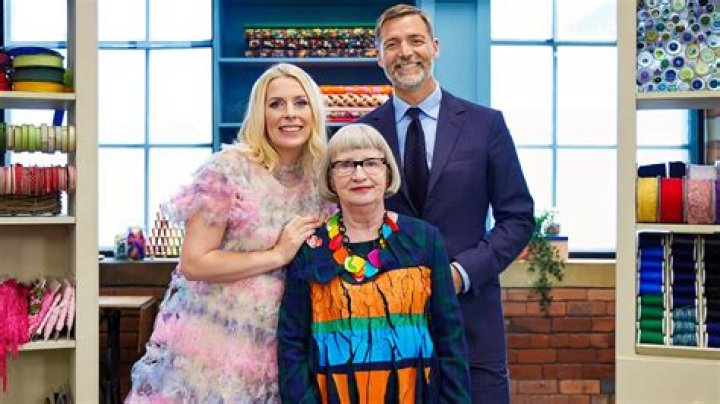 
Sewing Bee presenter Sara Pascoe And Steen Raskopoulos Wedding Details 