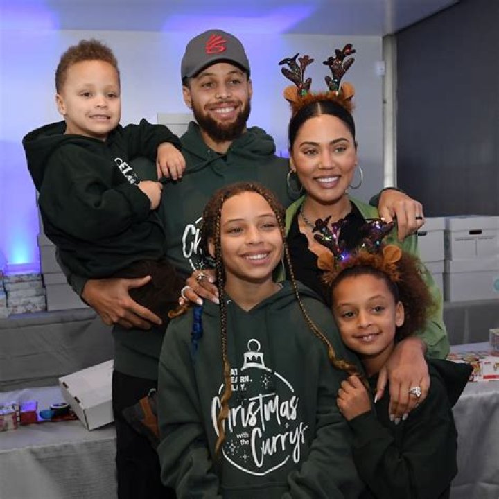 
Sonya Curry’s Family Life and How She Positively Used Her Racism Experiences 