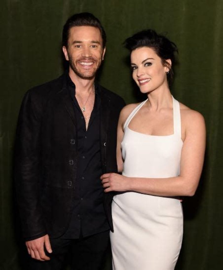 
Tom Pelphrey Net Worth After Kaley Cuoco Divorce 