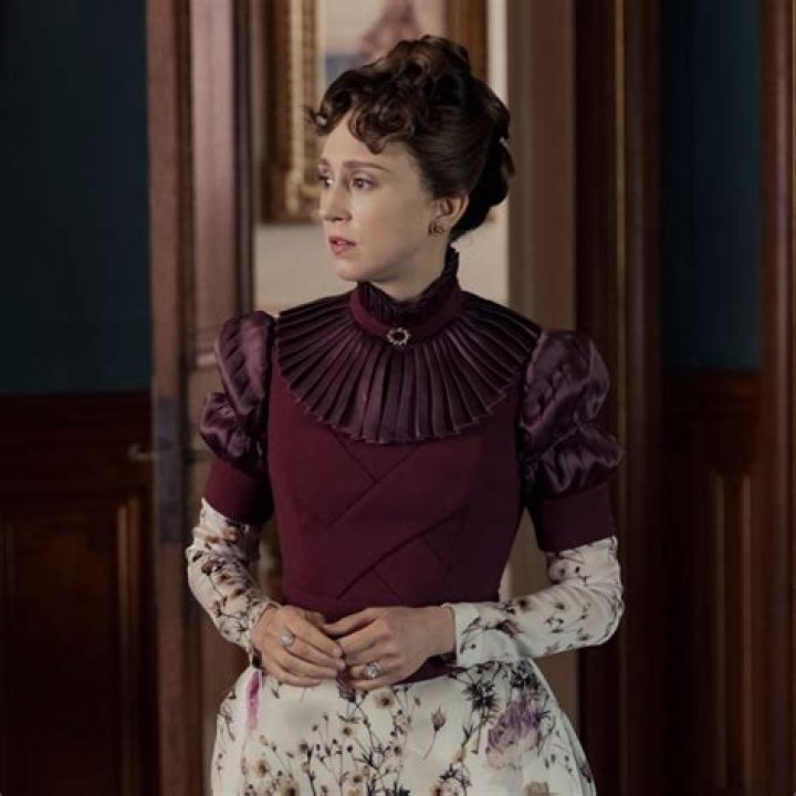 Victoria Eber Age – How Old Is She? Details To Know About The Cast Of Parallels