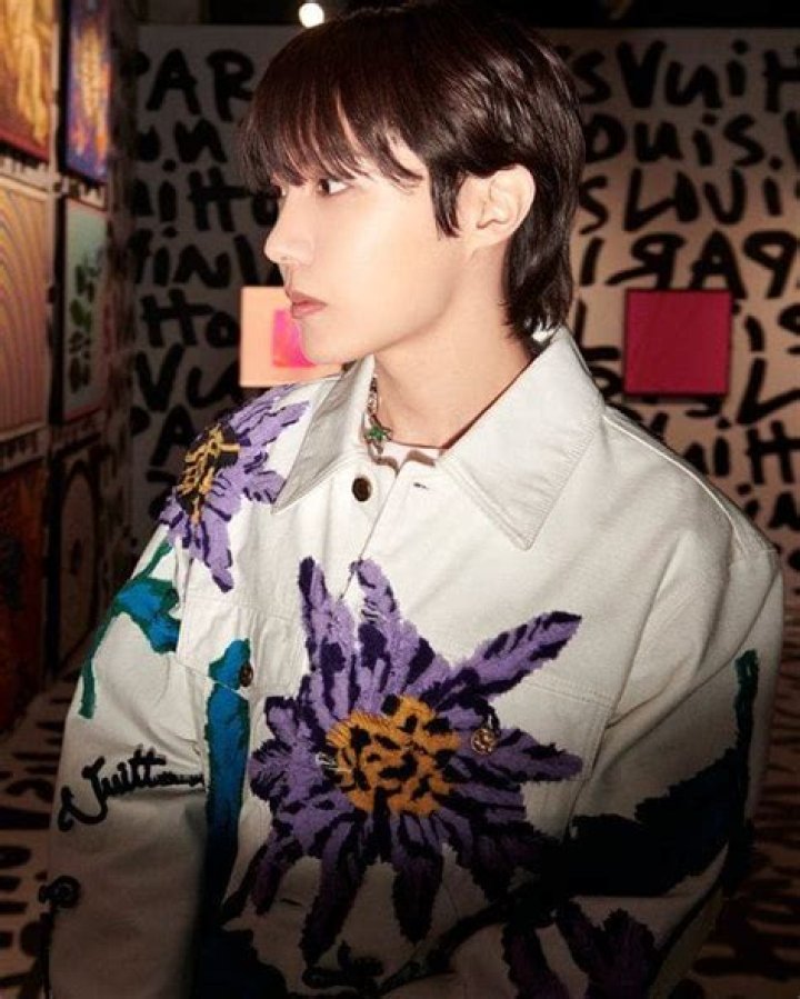 
“We will wait for you”: BTS’ J-hope’s fans react to the Arson singer initiating his mandatory military enlistment 