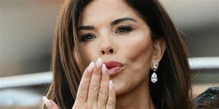 What Happened To Lauren Hammersley Eye? Has She Used Lenses Or Done Browlift