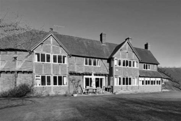 
Who Are John Richardson And Angela Richardson? South Oxfordshire Couple Found Dead 