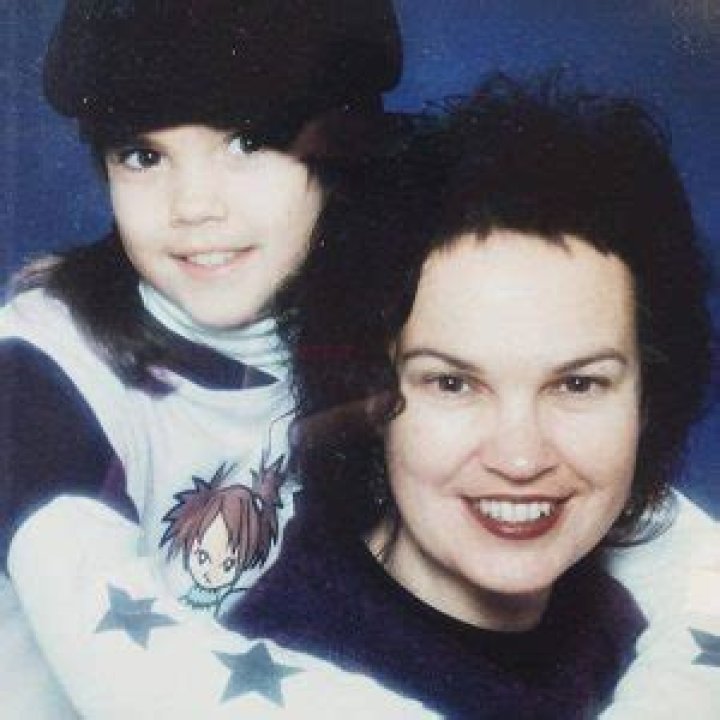 
Who Are Maia Mitchell’s Parents? A Look into Her Siblings and Family 