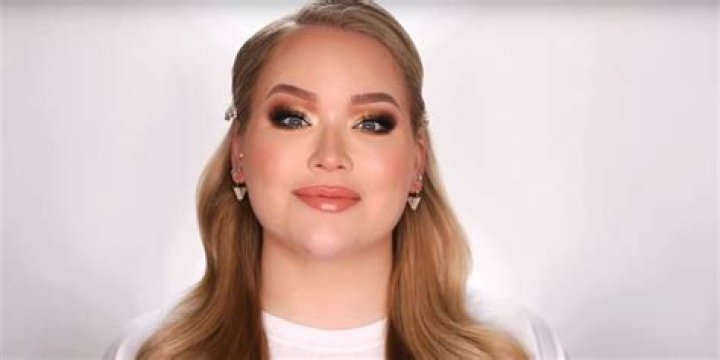 
Why Questions “Is Nikkie Tutorials A Man” Is Trending On Twitter 