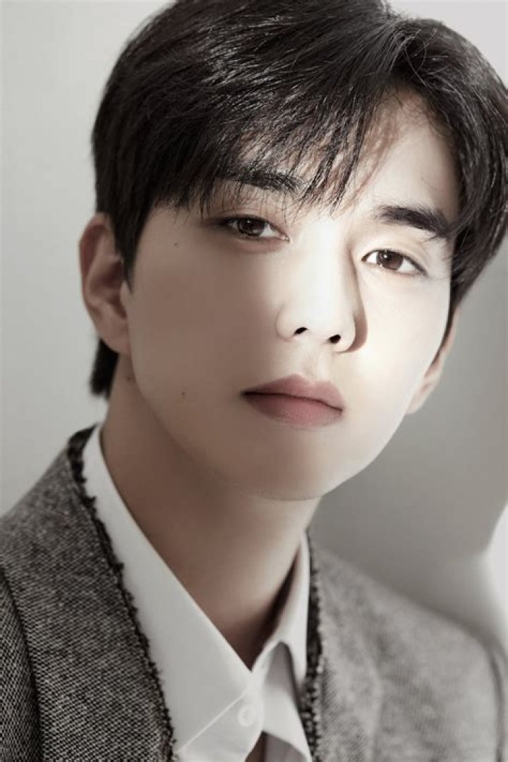 
Yoo Seung-ho Height, Weight, Net Worth, Age, Birthday, Wikipedia, Who, Instagram, Biography 